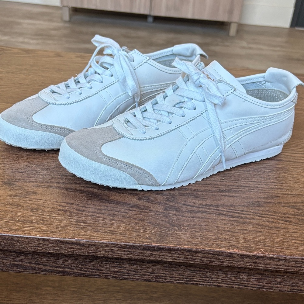 Onitsuka Tiger’s Mex. 66 White leather & Gray suede Men's Sneakers, Size 10 usa.